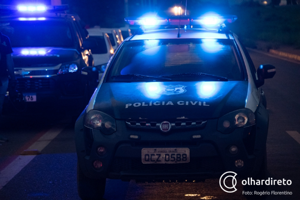 Homem de 51 anos  preso por descumprir medidas protetivas invadindo casa da ex e abordando filho