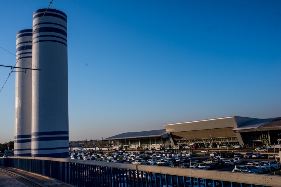 Internacionalizao de aeroporto vai fazer com que viagens aos EUA tenham trs horas a menos de durao, diz senador