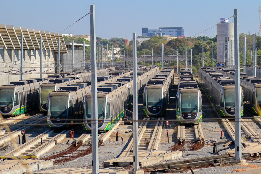 Mauro diz que Emanuel no se importa com obra do BRT e prefeito responde: 'no me trouxeram projeto'