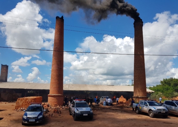 Mais de 290 quilos de drogas apreendidos em Vila Bela so incinerados pela polcia