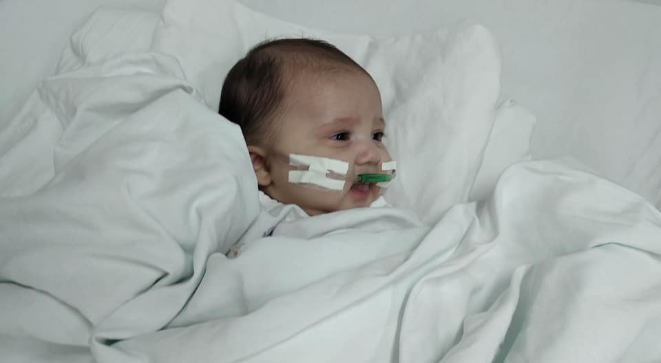 Morre em Cuiab beb de dois meses que teve 90% do pulmo comprometido pela Covid-19