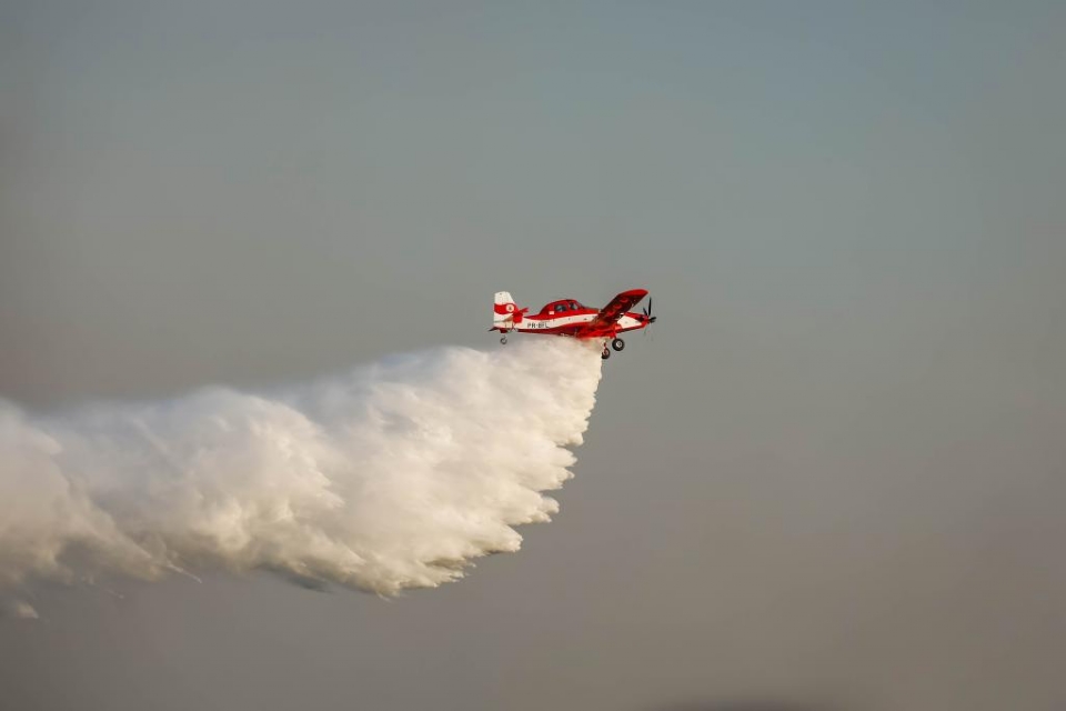 Governo de MT j lanou 3,7 milhes de litros de gua com avies para combater incndios