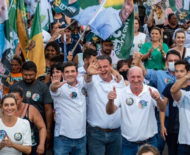 Na reta final da campanha, Fvaro rene 'multido' em Lucas do Rio Verde