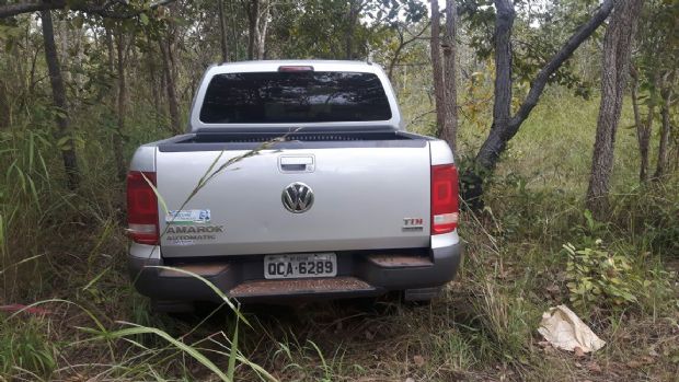 PM prende quadrilha e recupera Amarok escondida em matagal na Passagem da Conceio