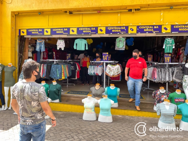 Comerciantes abrem as portas em Cuiab e aguardam posicionamento de Emanuel sobre 'lockdown'