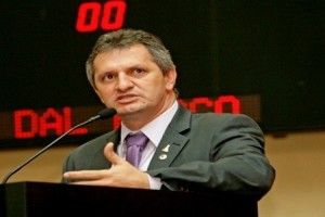 Deputado estadual indignado com descaso na sade pblica ataca Silval