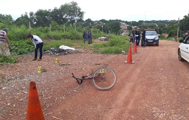 ​Homem  assassinado com cinco tiros em Vrzea Grande; fotos e vdeo 