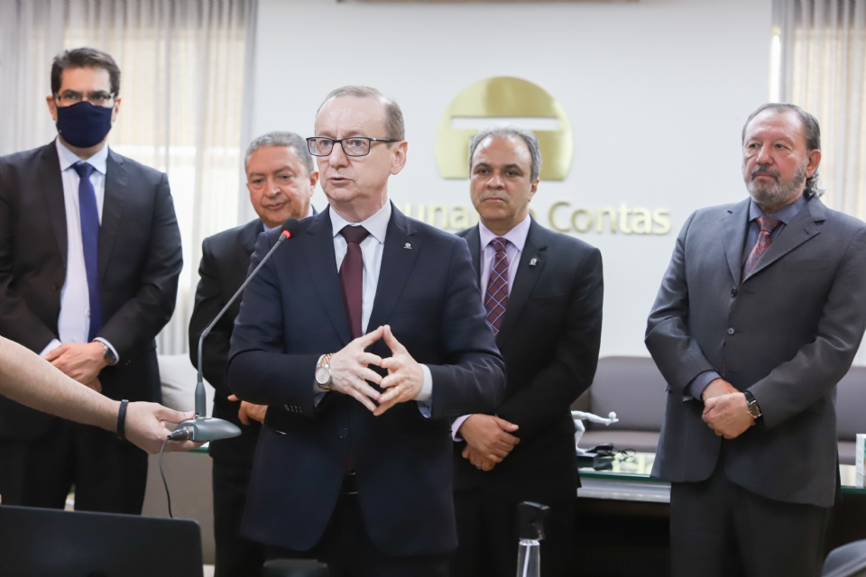 TCE assina acordo de cooperao com Associao dos Membros dos Tribunais de Contas do Brasil