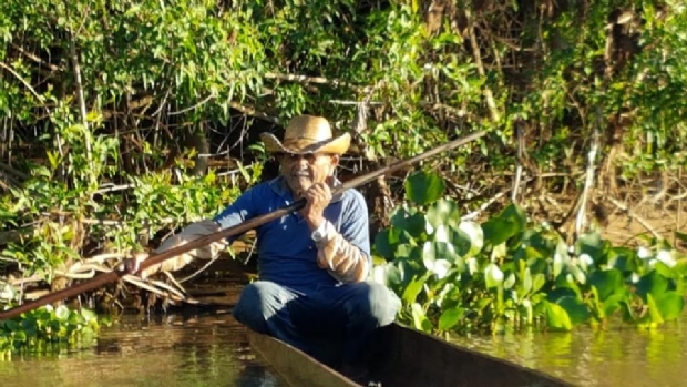 Pescador  atropelado por lanchas e embarcao vira no Pantanal;   veja vdeo do resgate 