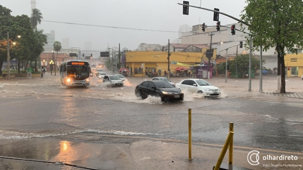 Previso do tempo aponta dias quentes com chances de pancadas de chuva em Cuiab