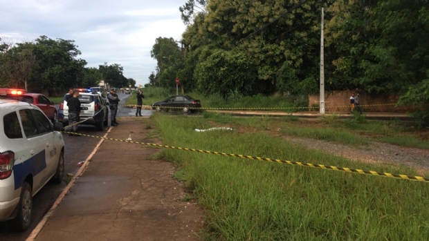 Homem  morto com pancadas na cabea e corpo deixado nu prximo ao Pomeri