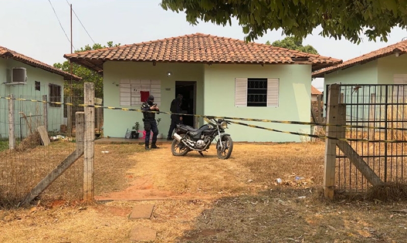 Jovem de 20 anos rouba borracharia e morre durante confronto com policiais