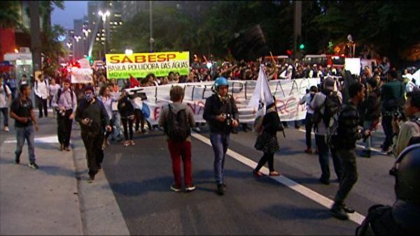 Detidos em protesto contra falta dgua em SP so liberados