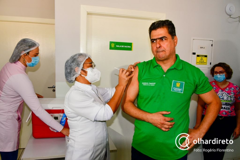 Emanuel toma 2 dose da vacina contra a Covid-19 e inicia descentralizao de polos na capital