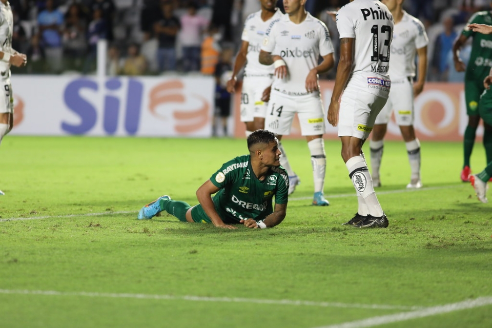 Cuiab  goleado pelo Santos na Vila Belmiro e perde a primeira fora de casa;  veja 