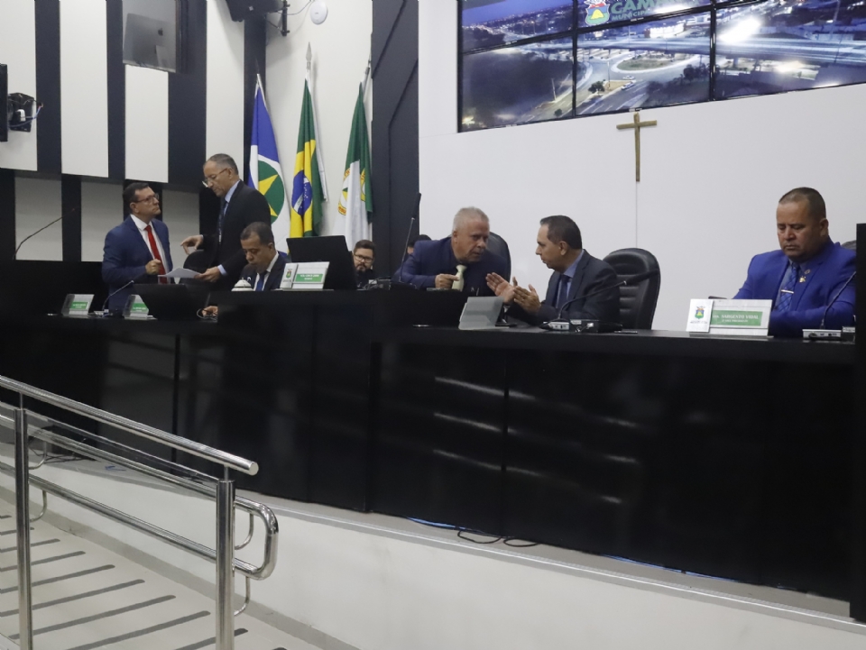 Por 14 votos a 9, Cmara rejeita abertura de Comisso Processante contra Emanuel Pinheiro