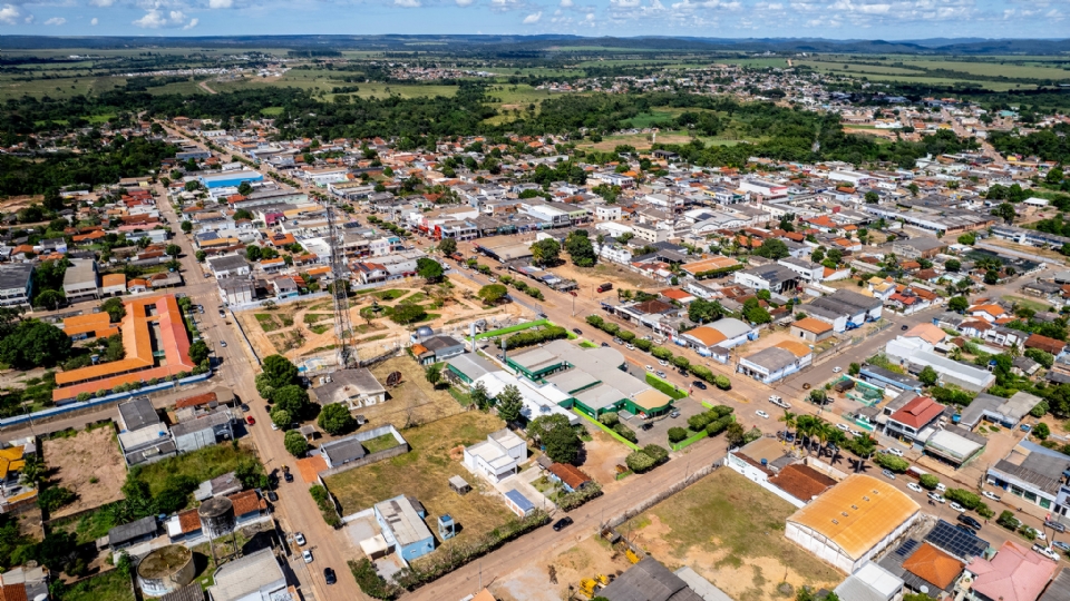 No fim de mandato e com limites estourados, prefeitos cortam benefcios e reduzem jornada de trabalho para economizar