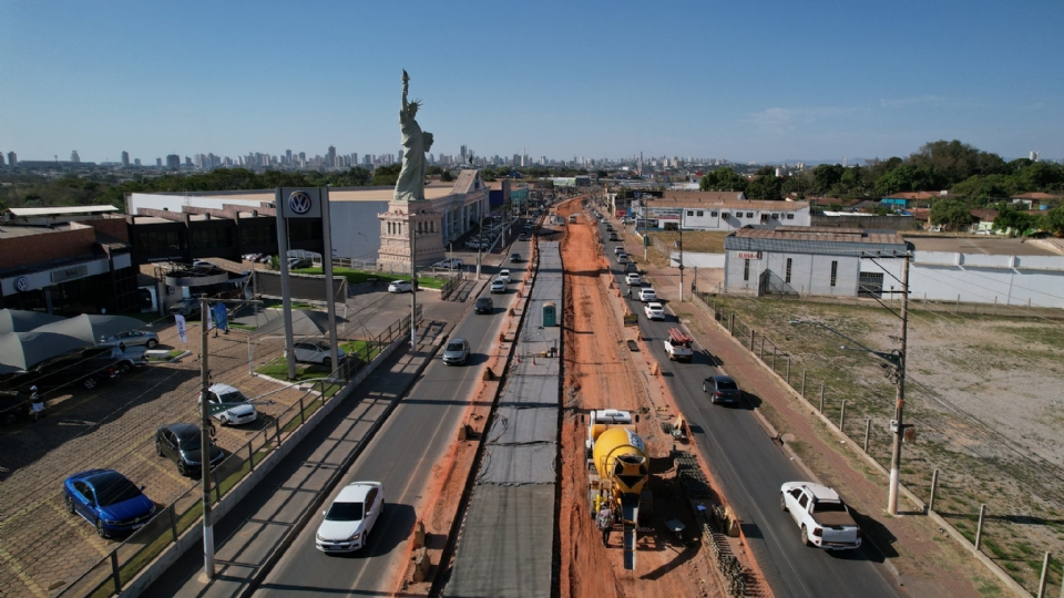 Deputados recebem vereadores e empresrios da FEB que esto indignados com obras do BRT