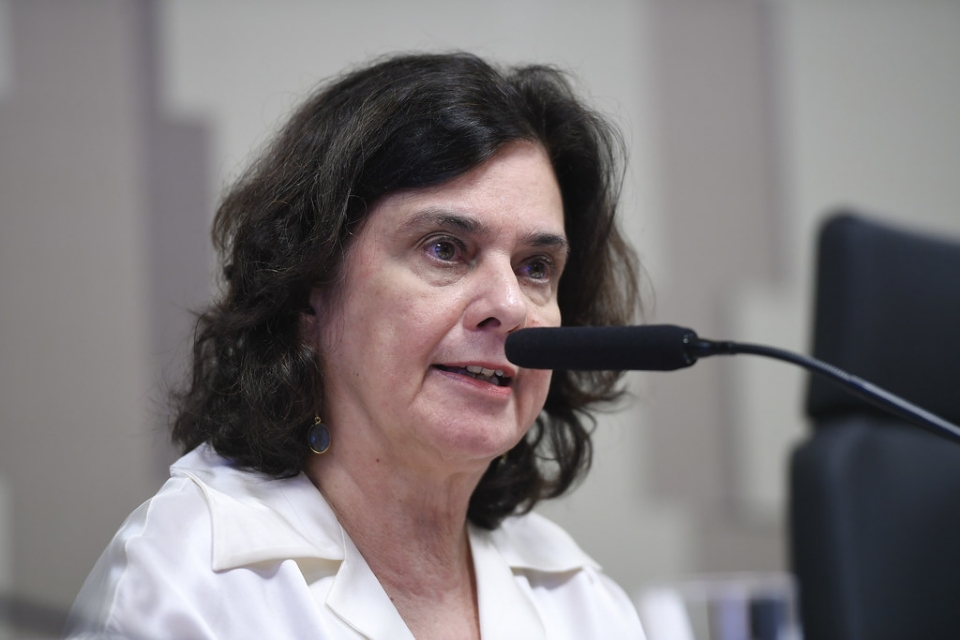 Ministra da Sade aparece na campanha de Ldio e enaltece petista: 