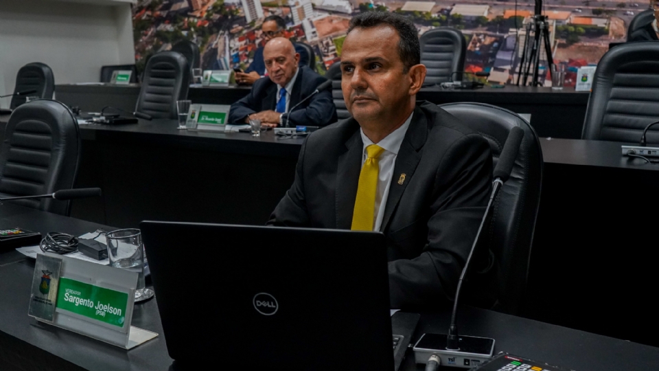 Vereador reclama de deciso que multou apenas secretrio por dvidas ao INSS: 'Emanuel foi inocentado'