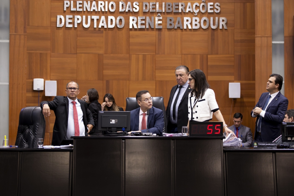 Botelho classifica declarao de Riva ao PodOlhar como inoportuna e acredita que ex-deputado agiu com fgado de pai