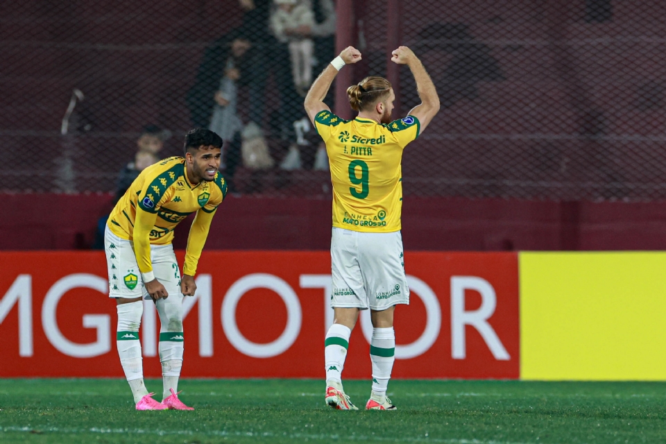 Cuiab supera o argentino Lans e encerra fase de grupos da Sula sem derrotas