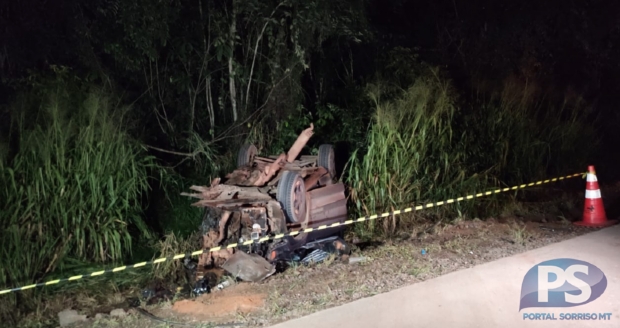 Motorista de Jeep Renegade morre aps colidir com carreta em rodovia federal