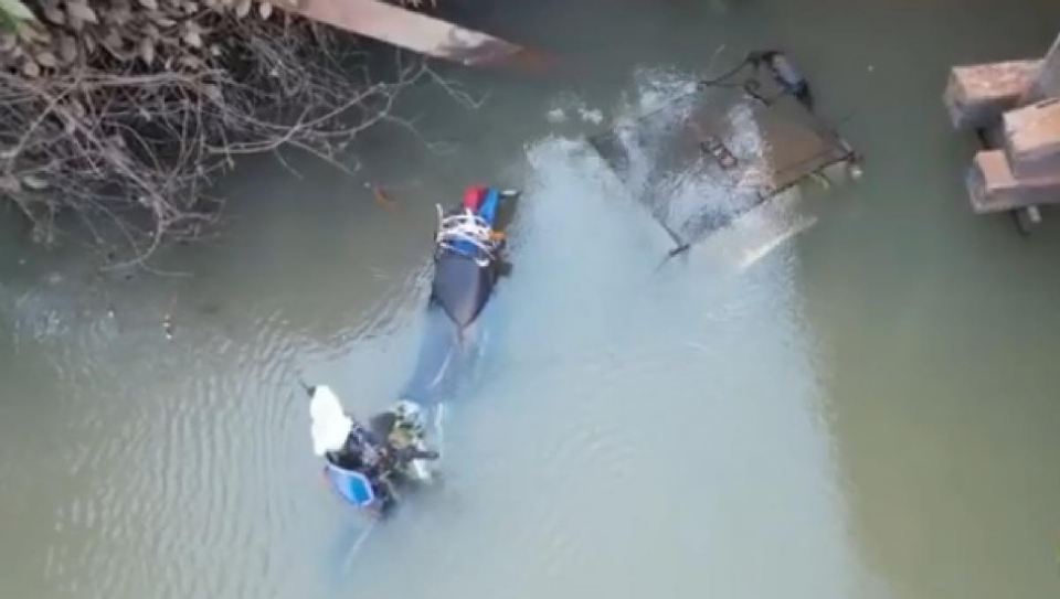 Idoso de 75 anos cai em rio e morre afogado; corpo  encontrado ao lado de motocicleta