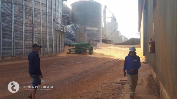 Trabalhadores desaparecem aps silo de milho estourar em propriedade rural; Veja vdeo