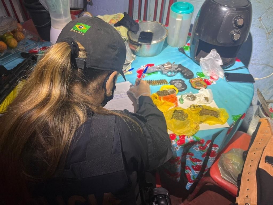 Polcia Federal mira grupo envolvido com trfico de drogas; justia bloqueia R$ 1 milho