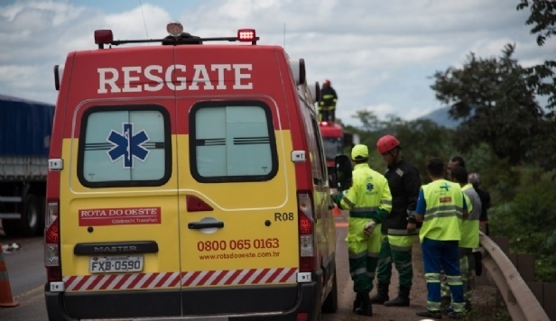 Motorista de caminho morre em hospital aps coliso na BR-163