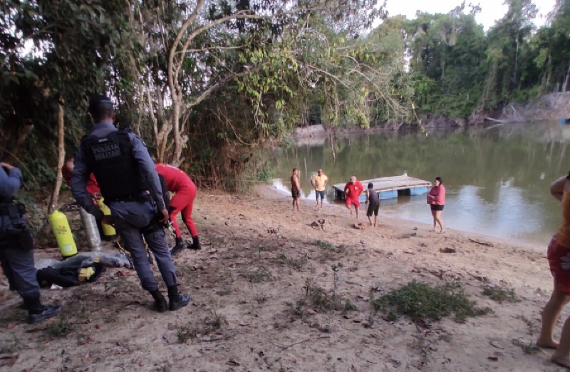 Bombeiros localizam corpo de menino de cinco anos que se afogou em rio