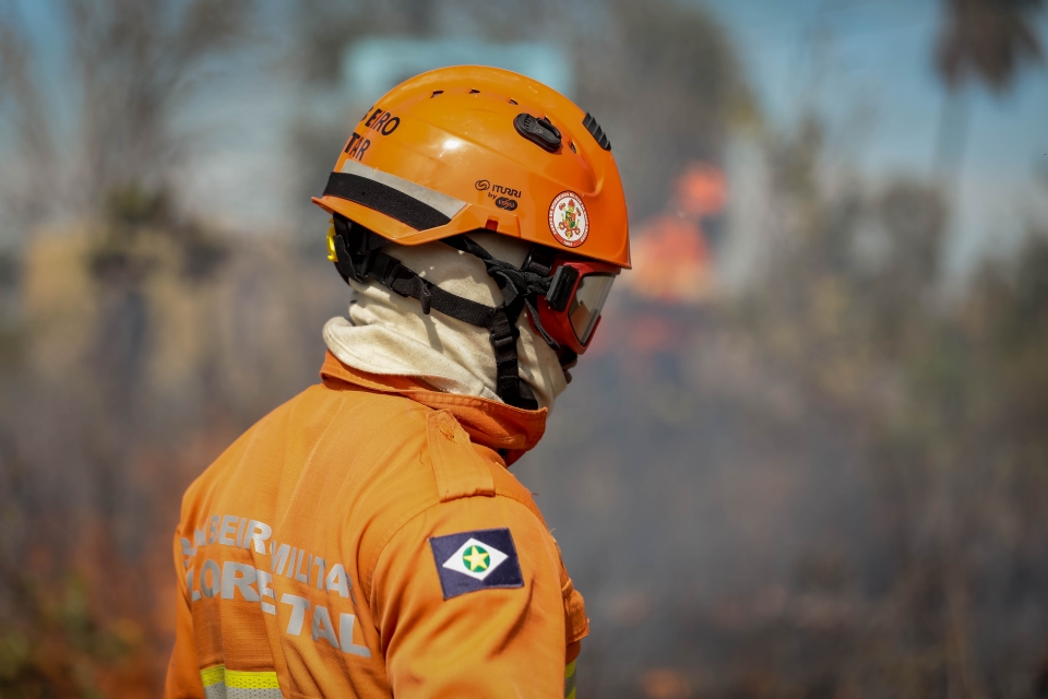 Corpo de Bombeiros extingue incndio em Pocon e nmero de focos de incndio diminui