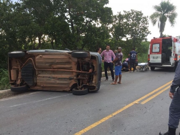 Vereadores ficam feridos aps acidente entre caminhonete e mais dois veculos na Estrada da Guia;  fotos 