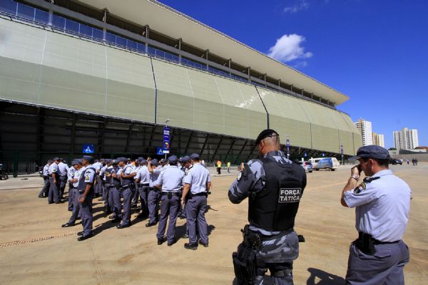 Cresce expectativa do governo de MT firmar acordo com militares; Silval no cr em aquartelamento