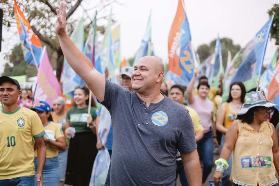 Abilio afirma que vai construir UPA no Pedra 90 e recebe apoio de comerciantes e moradores