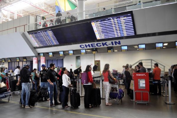 Mau tempo cancela dois voos e atrasa outros 14 no Aeroporto de Cuiab