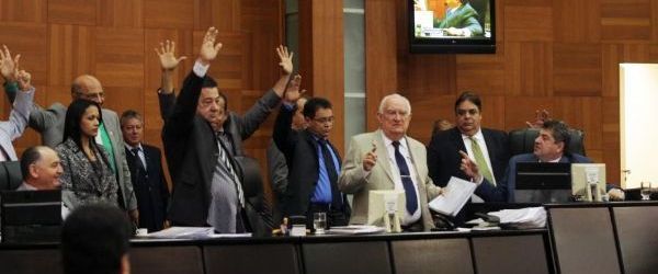 Sesso  retomada na AL; substitutivo 'acata' 56 emendas e lder do Governo garante aprovao de Taques