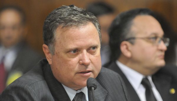 Senadores Maggi e Taques podem protagonizar grande disputa ao governo em 2014