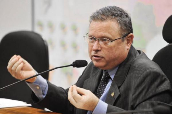 Senador diz que medida vai comprometer contas estaduais e municipais