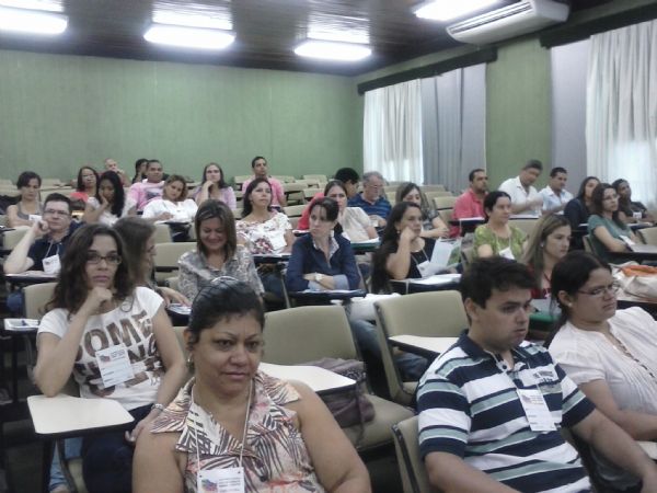 Professores e diretores de 16 cidades do Araguaia participam da conferncia