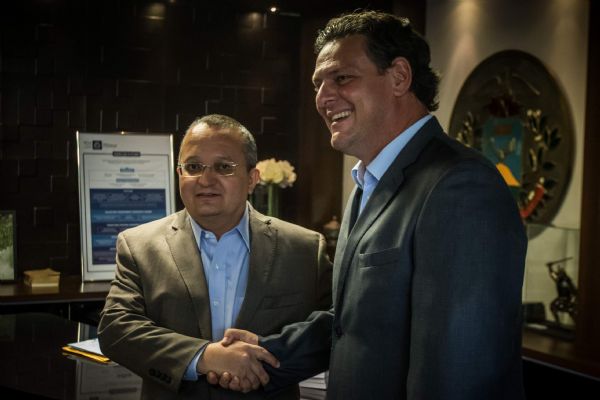Carlos Fvaro reabriu dilogo com Mauro Mendes, a pedido de Pedro Taques
