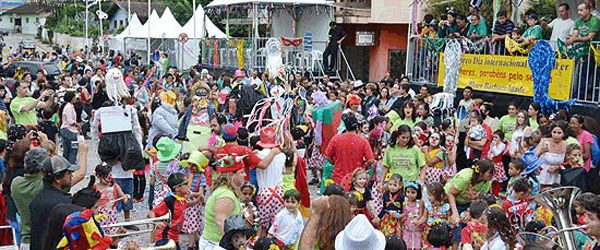 Santo Antnio do Leverger quer resgatar poca urea do carnaval