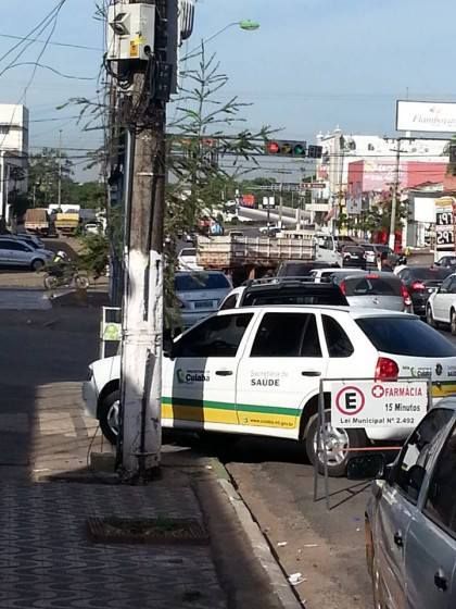 Carro na calada