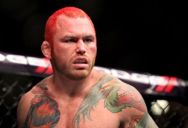 Ex-UFC  preso por violncia domstica, porte ilegal de arma e vandalismo