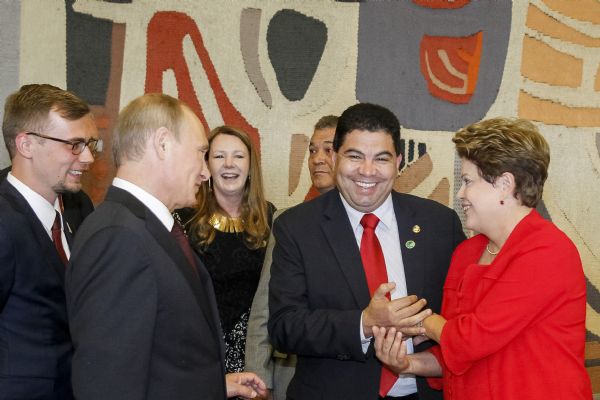 Cidinho Santos com a presidenta Dilma Rousseff e o presidente Vlademir Putin, da Rssia, no Palcio do Planalto
