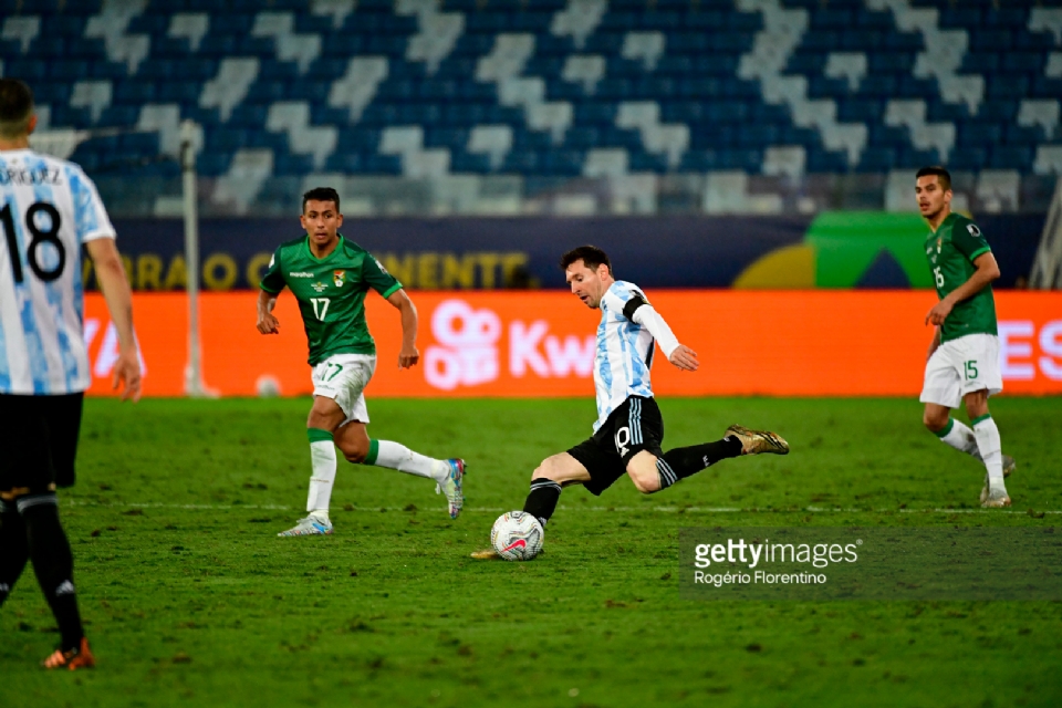 Veja fotos do jogo entre Bolívia e Argentina pela Copa ...