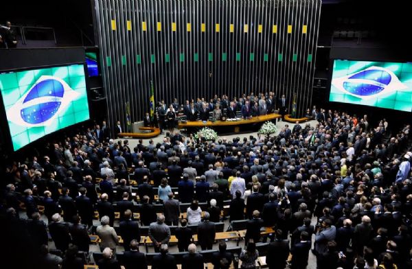 Impeachment passa pela Cmara com votos de seis mato-grossenses; Veja fotos e Vdeos