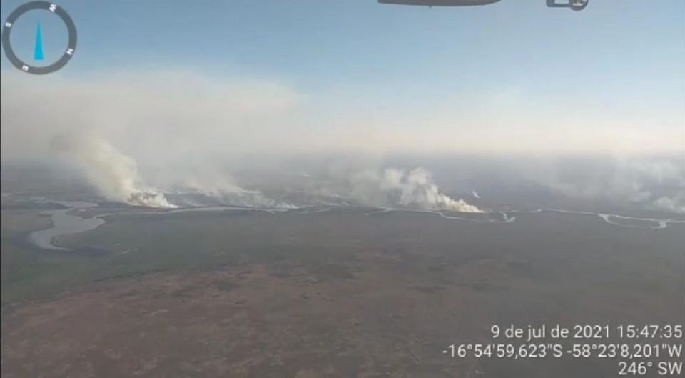 Incndio florestal na Bolvia se aproxima de fronteira com Mato Grosso e acende alerta do Corpo de Bombeiros