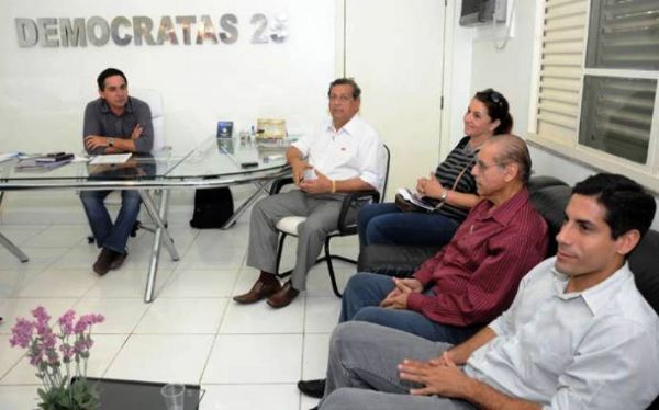 Comando dos Democratas est com o deputado federal Jlio Campos e meta  formar chapas fortes para Assembleia e Cmara Federal.